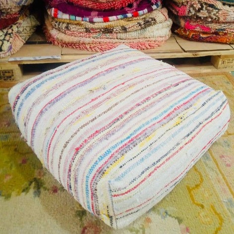 Selling: 100 Stuks Vintage Marokkaanse Kelim Vloer Poef, Ottoman