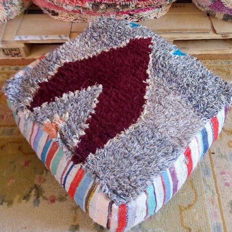 Selling: 100 Stuks Vintage Marokkaanse Kelim Vloer Poef, Ottoman